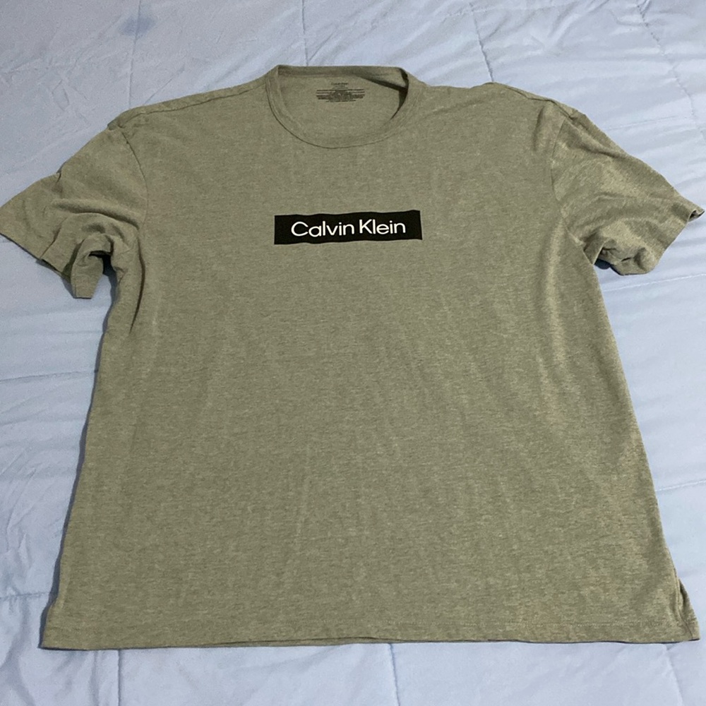 Calvin Klein tshirt xl